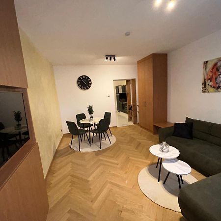 Deluxe Apartment Favoriten Wenen Buitenkant foto